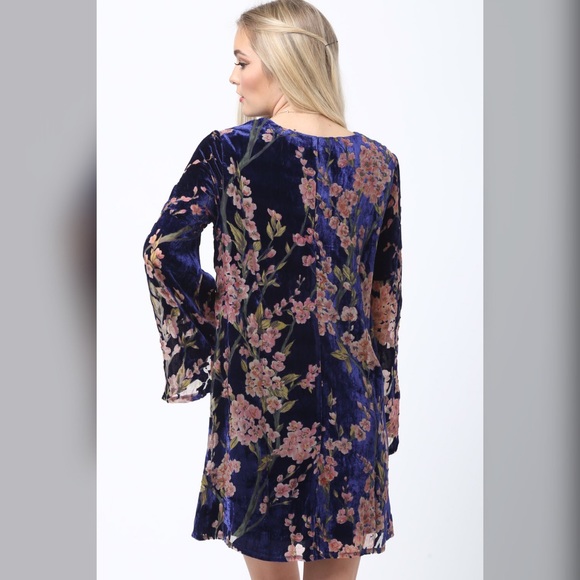 💕LAST 1! Navy Velvet Bell Sleeve Dress! Lined - Picture 6 of 6